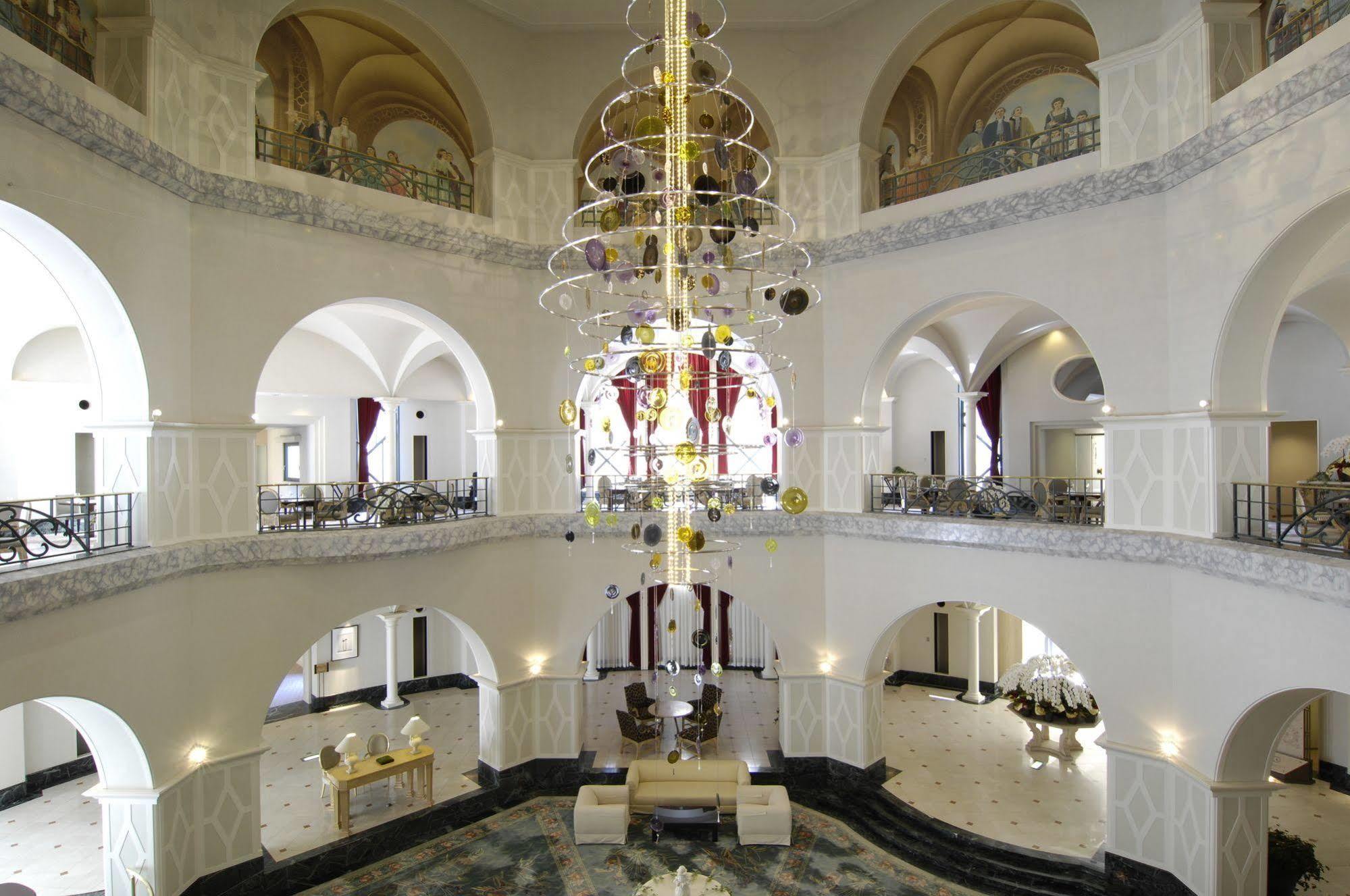 Royal Oak Hotel Spa & Gardens أوتسو المظهر الخارجي الصورة