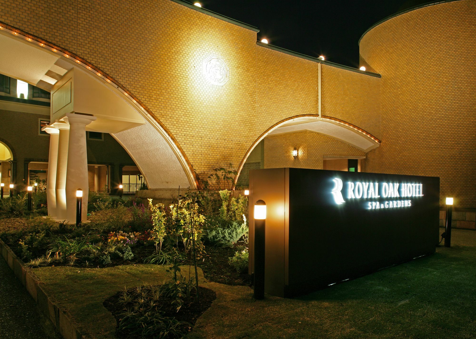 Royal Oak Hotel Spa & Gardens أوتسو المظهر الخارجي الصورة